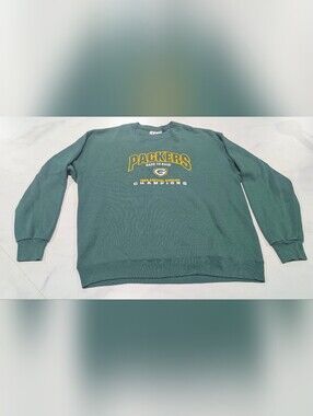 Lee Green Packers Crewneck Sweatshirt with Yellow Logo